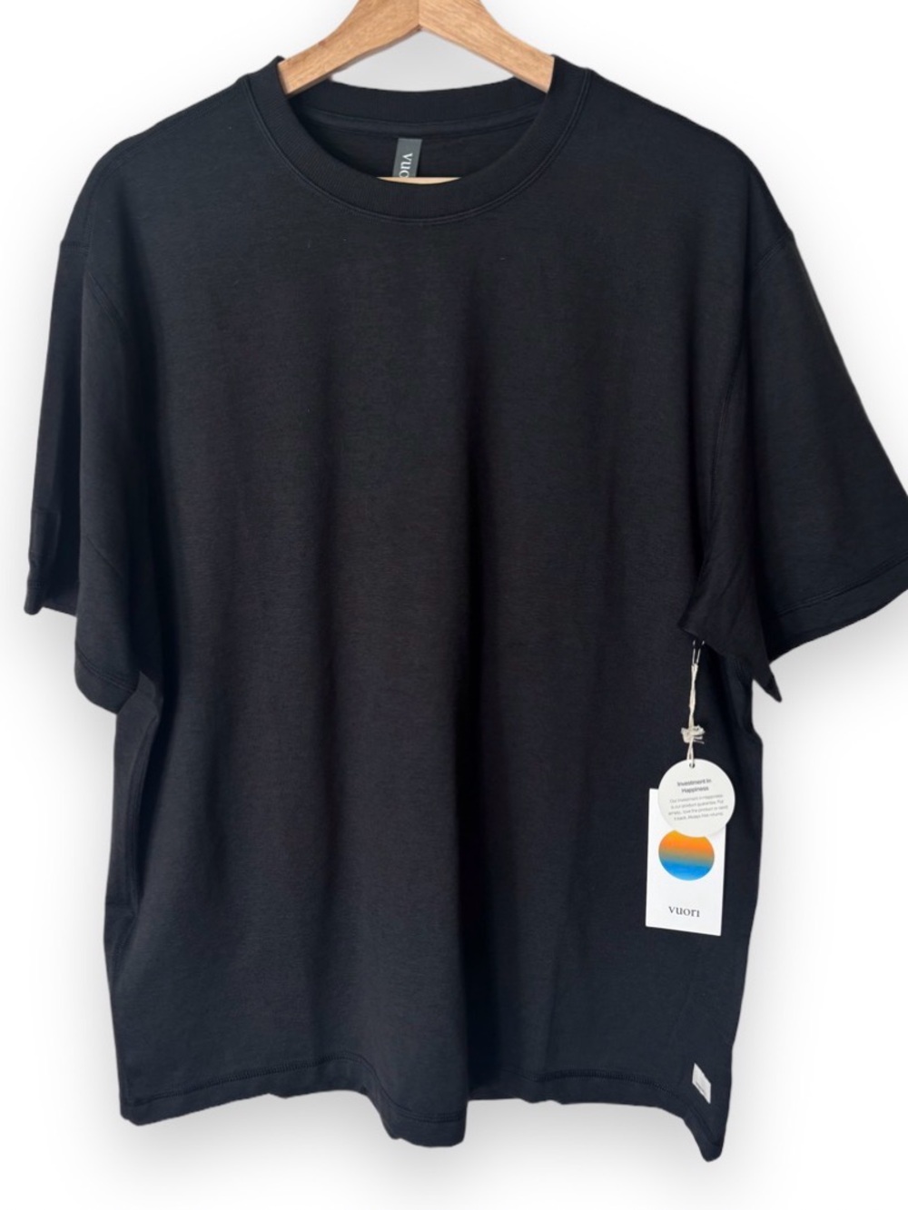 NWT Vuori Short Sleeve Ponto Tee Relaxed in black heather, men's size L